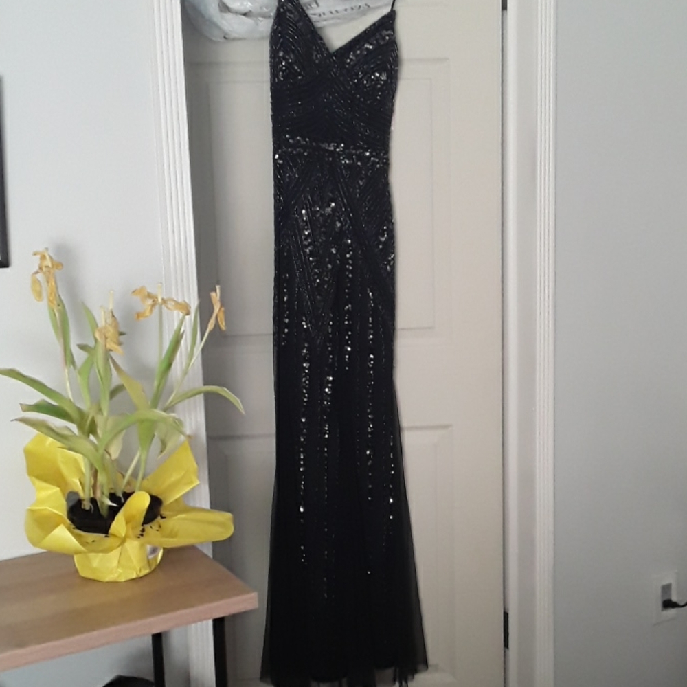 Dress - Picture 3 of 3